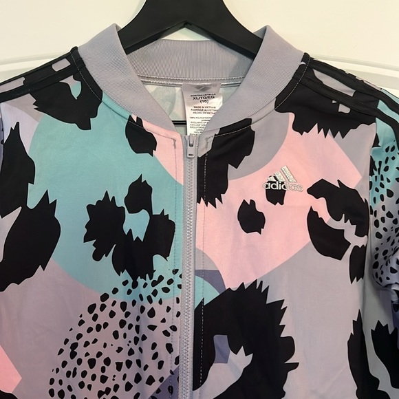 Adidas Zip Up Jacket Size XL - Picture 2 of 4